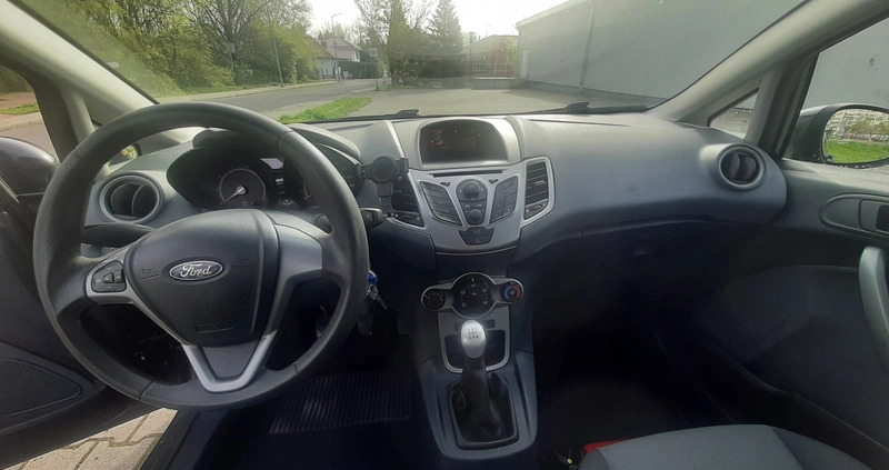 Ford Fiesta cena 13000 przebieg: 163000, rok produkcji 2009 z Poznań małe 92
